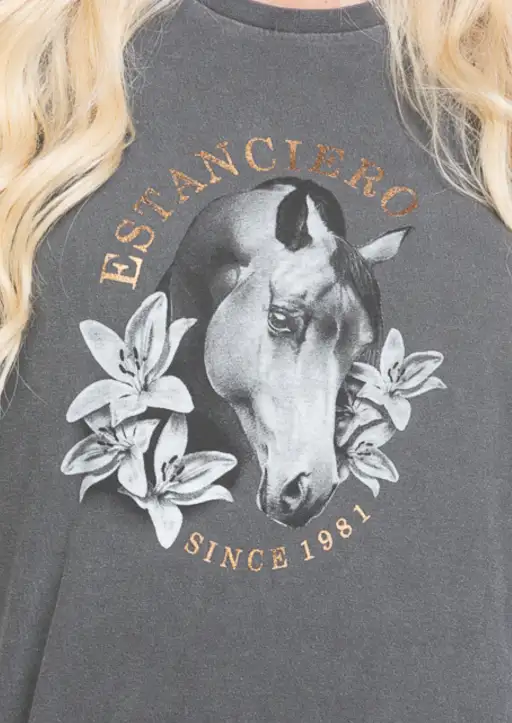 Tshirt Feminina Estanciera Cavalo e Flores 