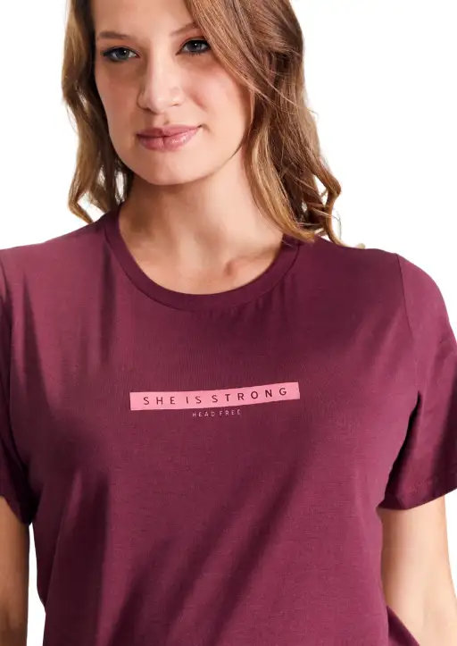 Tshirt Feminina Head Free She is Strong